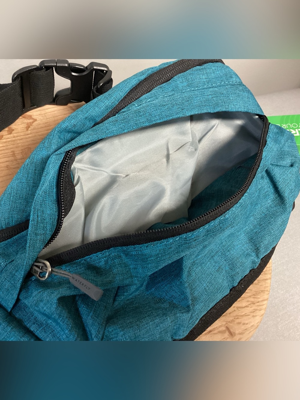 🔵 NWT - Waterfly Hiking Fanny Pack in a Teal Blue Color - Adjustable Straps - Picture 7 of 14